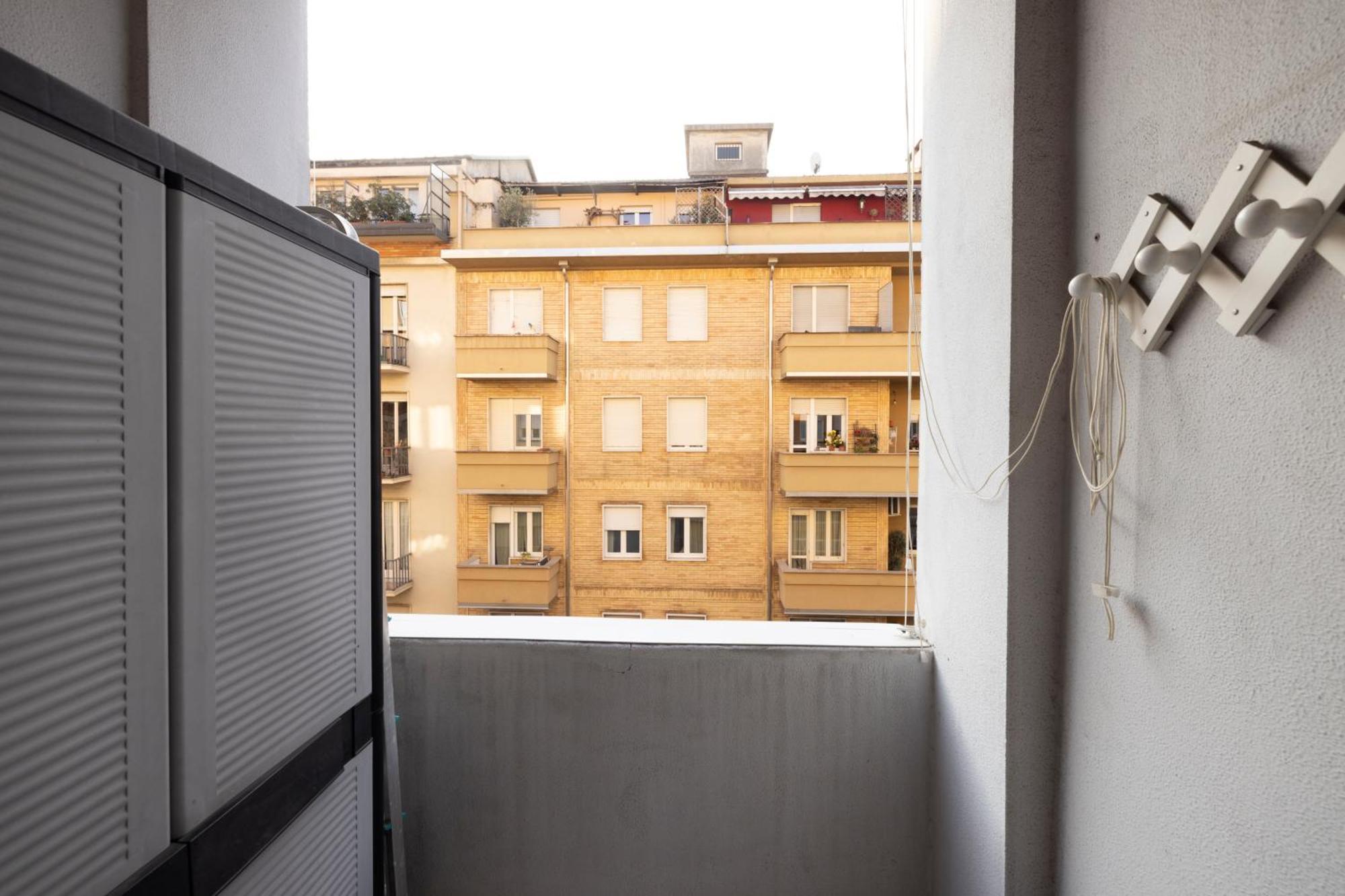 Tra Porta Susa E Piazza Statuto -Cortile Interno- Torino Kültér fotó